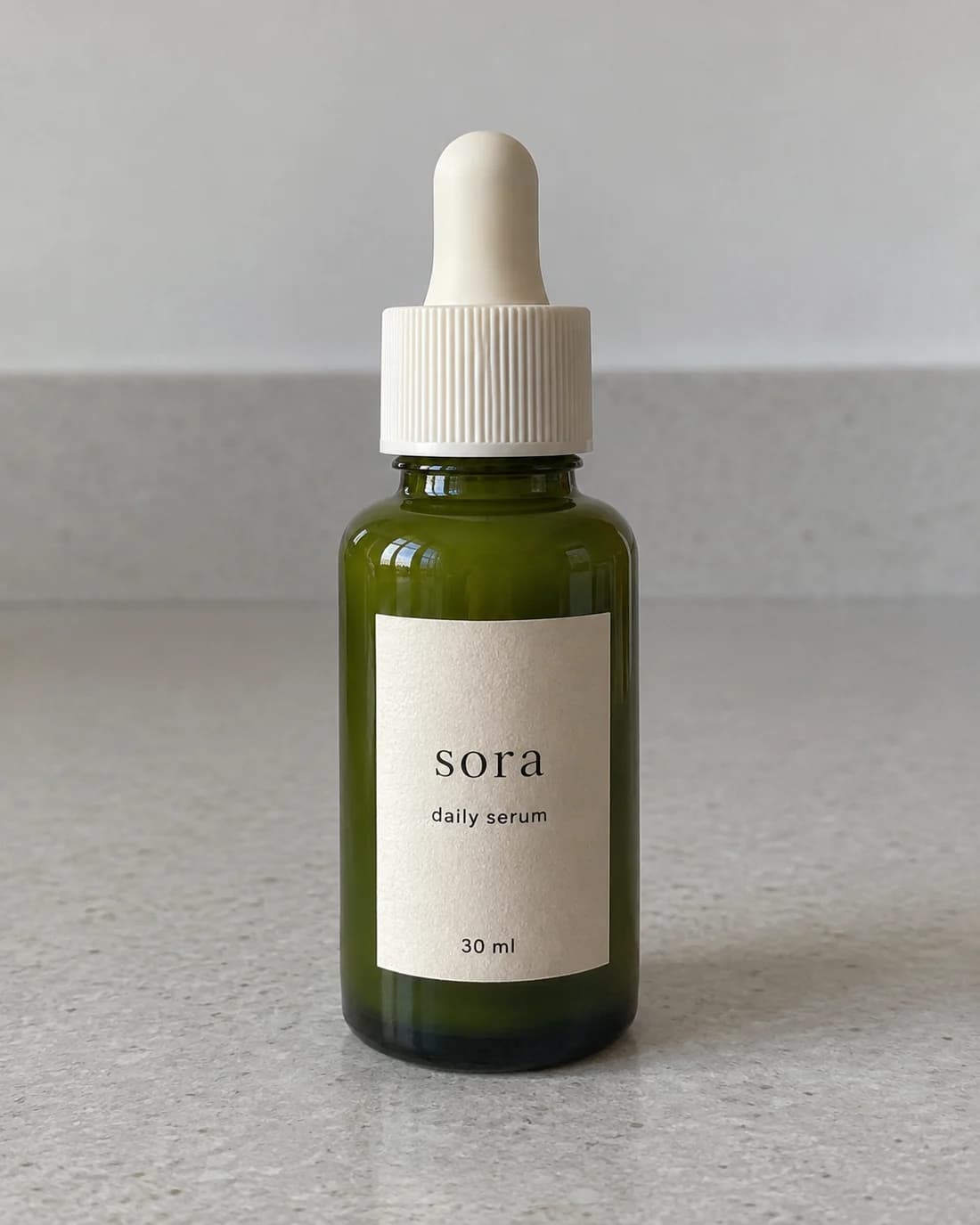 Foto awal botol serum Sora di meja abu-abu